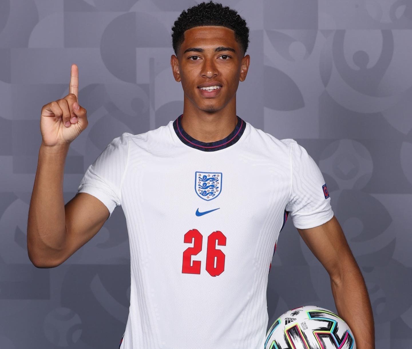 不冷静！萨格斯24分3抢断，末节4犯&关键时刻6犯离场（萨格斯24分3断，末节连吃4犯，关键时刻6犯毕业）