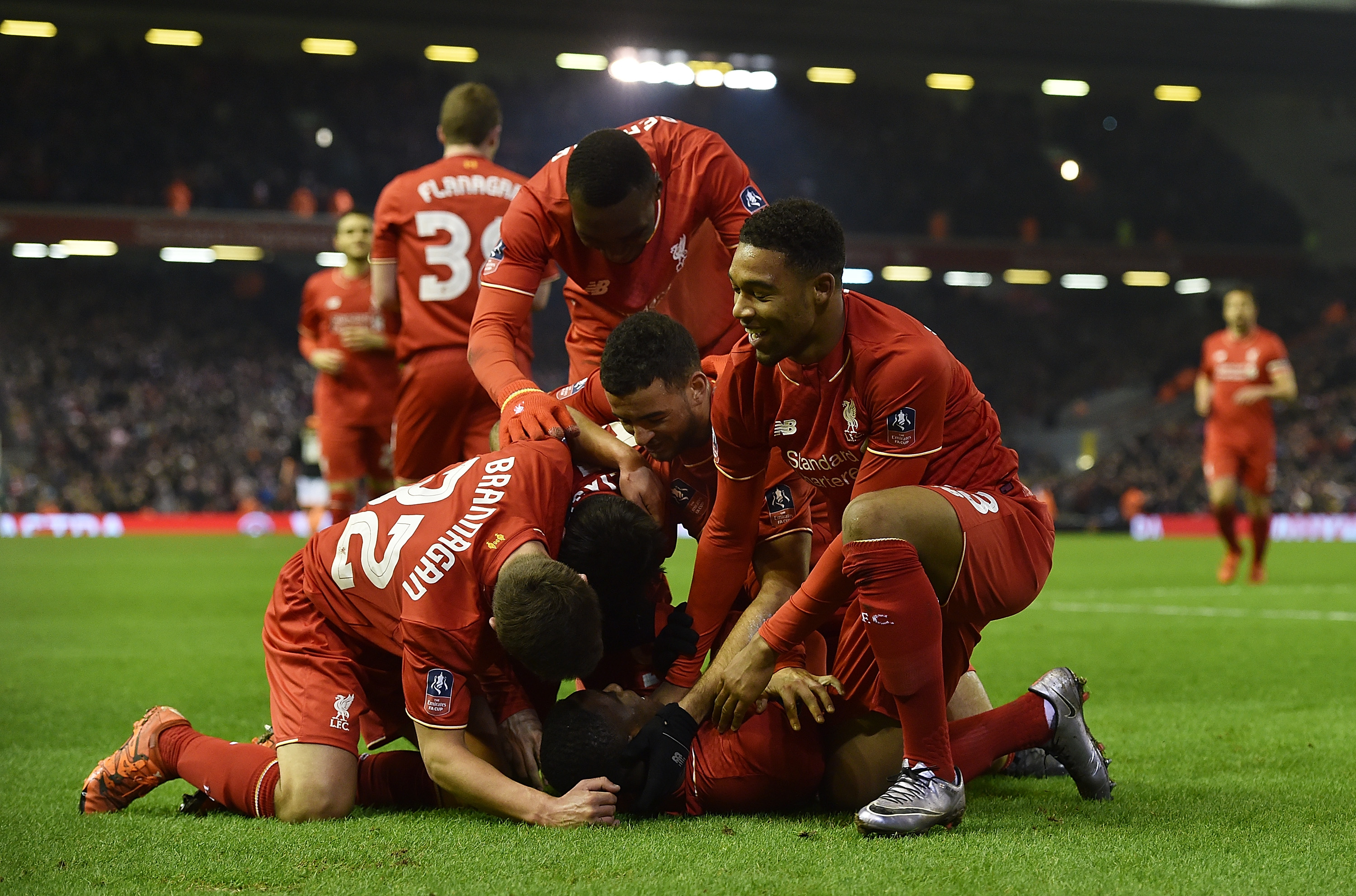 球星打破五年进球纪录，状态火热（球星刷新五年进球纪录，火力全开）