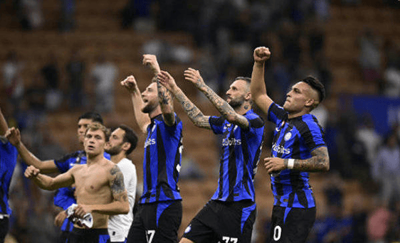 昂达夫连续6轮德甲进球，打破克林斯曼保持的斯图加特队史纪录（昂达夫德甲连场破门达6场，超越克林斯曼创斯图加特新纪录）