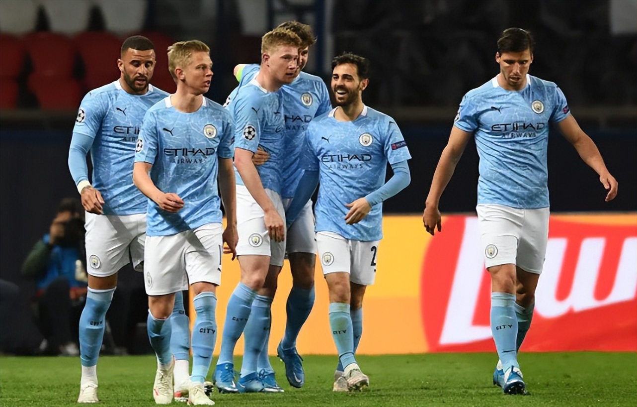 有惊无险，小麦和孔蒂所乘飞机警告灯误报导致飞机迫降（虚惊一场，小麦与孔蒂所乘航班因警报灯误报紧急降落）