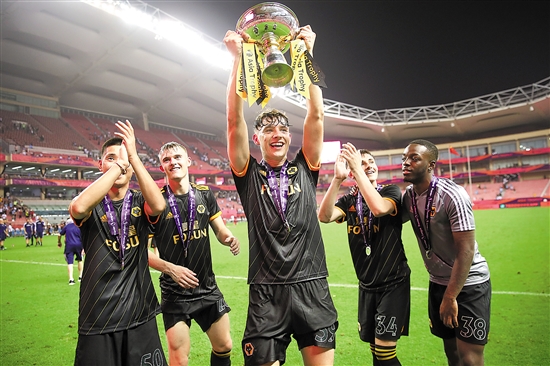 25球追平克雷斯波，劳塔罗升至阿根廷球员欧冠历史射手榜第三（劳塔罗欧冠25球追平克雷斯波，跻身阿根廷球员欧冠历史射手榜第3）