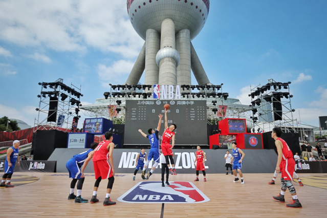 杨鸣谈辽宁男篮新赛季揭幕战：想把最好精神面貌展现给大家（杨鸣展望辽篮新季揭幕战：力争以最佳精神面貌回馈球迷）