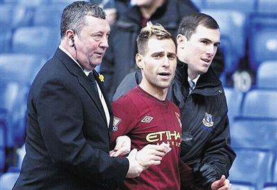 美博主晒快船训练原声：卢指导表示“去XX的保罗”（美博主曝光快船训练场录音：卢指导爆粗怒怼保罗）