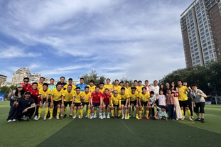 梅西印度行首站结束：凌晨抵达，下午场内亮相因骚乱提前结束（梅西印度行第一站落幕：凌晨入境，下午球场亮相因骚乱被提前叫停）