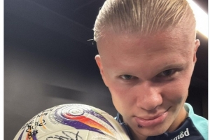 姆巴佩调侃破坏点球点：对方支撑脚要是打滑，我们就赚到了（姆巴佩打趣称在点球点“动手脚”：若对手支撑脚打滑，我们就占便宜）